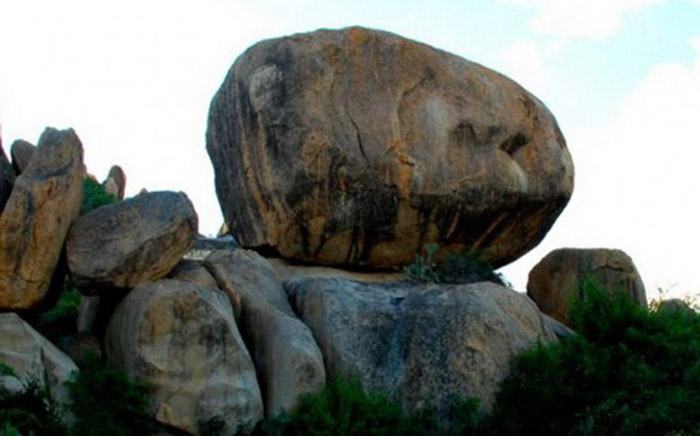 Đá mồ côi nếu không được xử lý sẽ gây nguy hiểm khi tiến hành khai thác mỏ đá