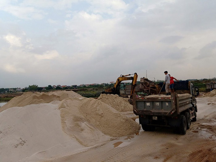 Mỏ cát thạch anh cung cấp cát thạch anh với độ tinh khiết cao