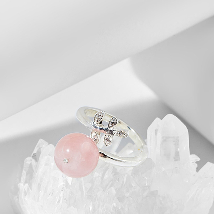 Thạch anh hồng là làm đồ trang sức, tạo nên sức hút cho người sở hữu